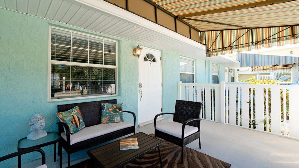 Patio, Seating area