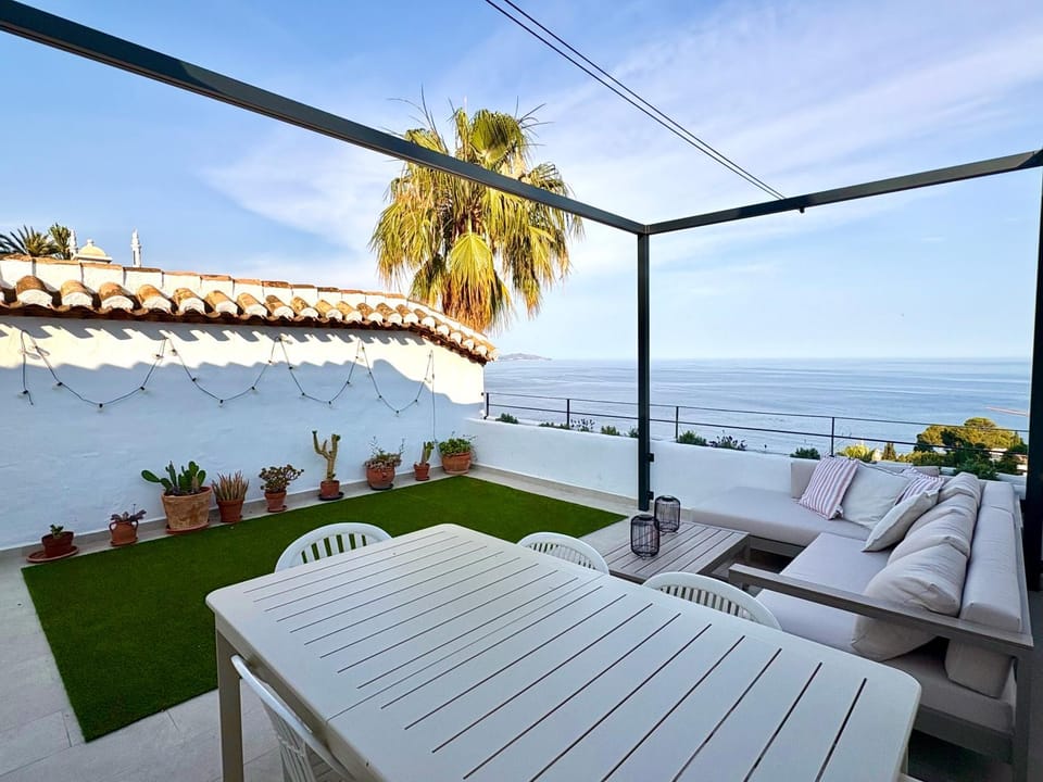 Natural landscape, View (from property/room), Balcony/Terrace, Sea view