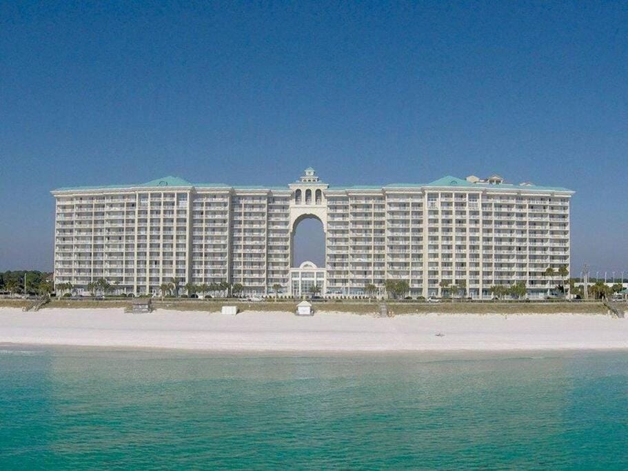 Beachfront Condo with Spectacular Gulf Views Apartment in Miramar Beach