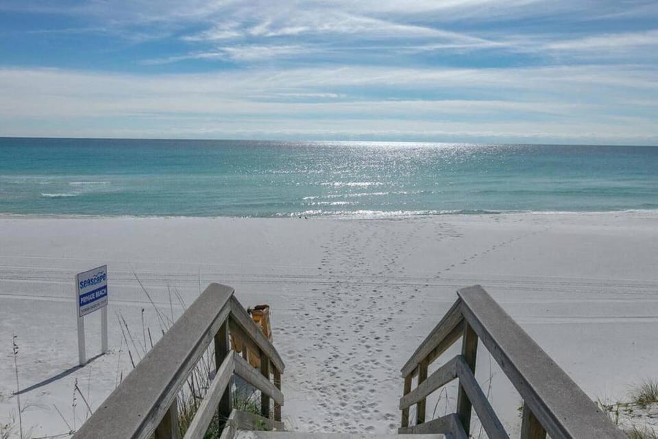 Beachfront Condo with Spectacular Gulf Views Apartment in Miramar Beach