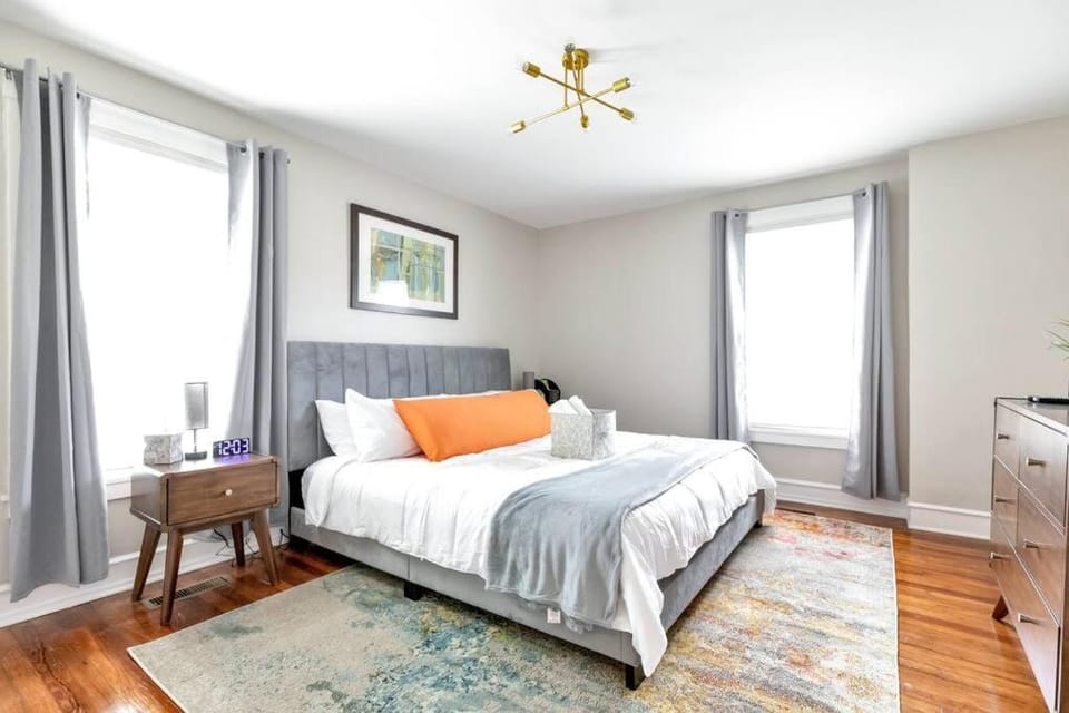 Bed, Photo of the whole room, Bedroom