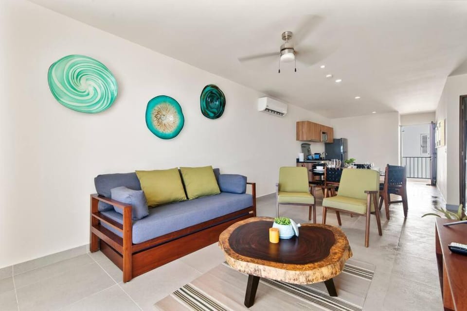 TV and multimedia, Living room, Seating area, air conditioner