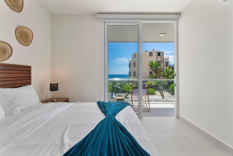 Bed, View (from property/room), Balcony/Terrace, Photo of the whole room, Bedroom, Sea view, air conditioner