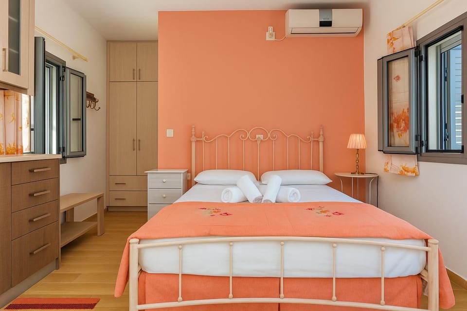 Bed, Photo of the whole room, Bedroom, internet, internet, wardrobe, kitchen, air conditioner
