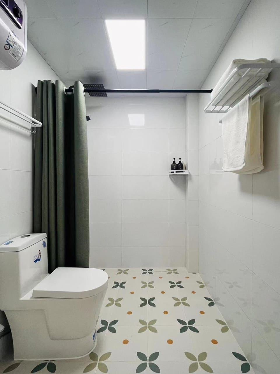 Shower, Toilet, Bathroom