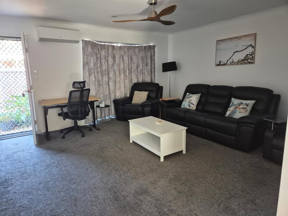 Rosella Rise! Apartment in Sandstone Point