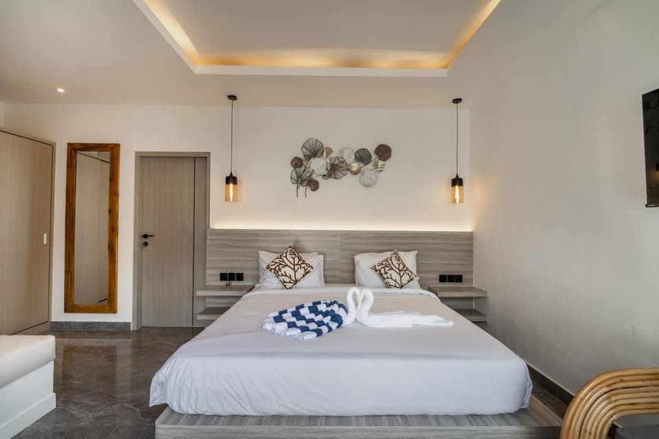 Bed, Photo of the whole room, Bedroom