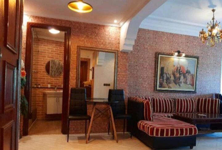 Feels like Home, Nice Apartment with Garden and sea view In city center Close to Beach, High-Speed WI-FI Apartment in Casablanca-Settat