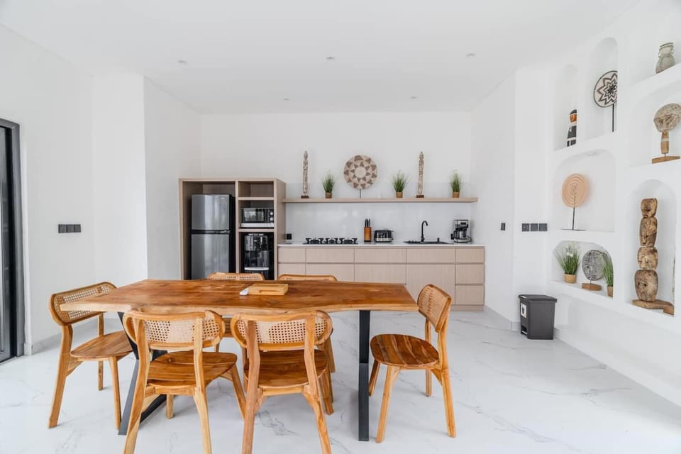 Kitchen or kitchenette, Dining area, minibar