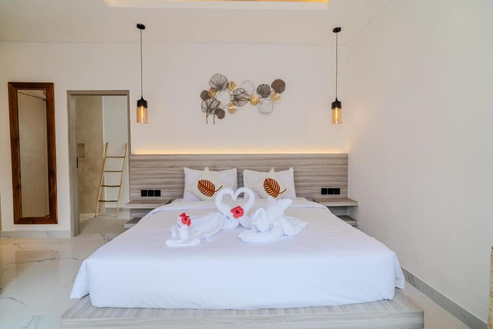 Bed, Bedroom, towels