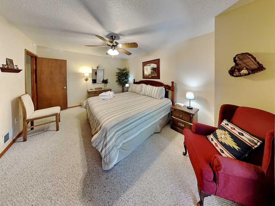 Bed, Seating area, Bedroom, furniture, towels