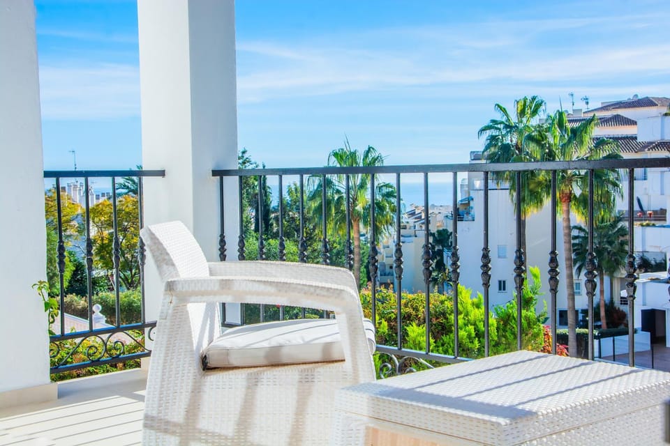 View (from property/room), Balcony/Terrace, Seating area, Sea view