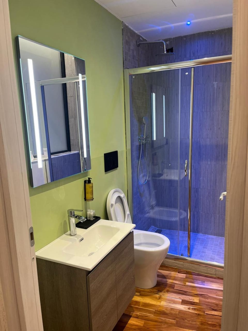 Shower, Toilet, Bathroom