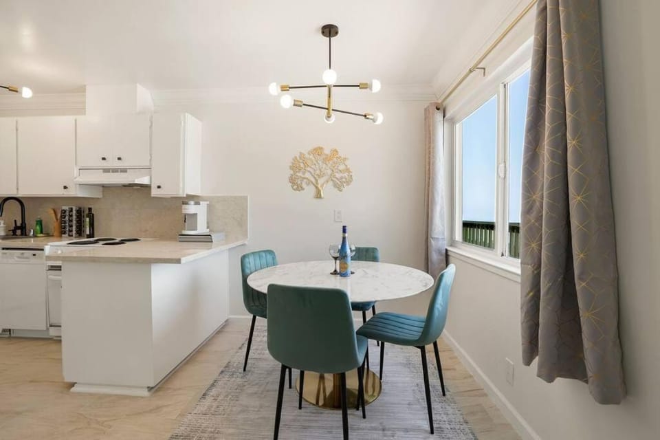 Charming 2BR Coastal Getaway in Pacifica Apartment in Pacifica