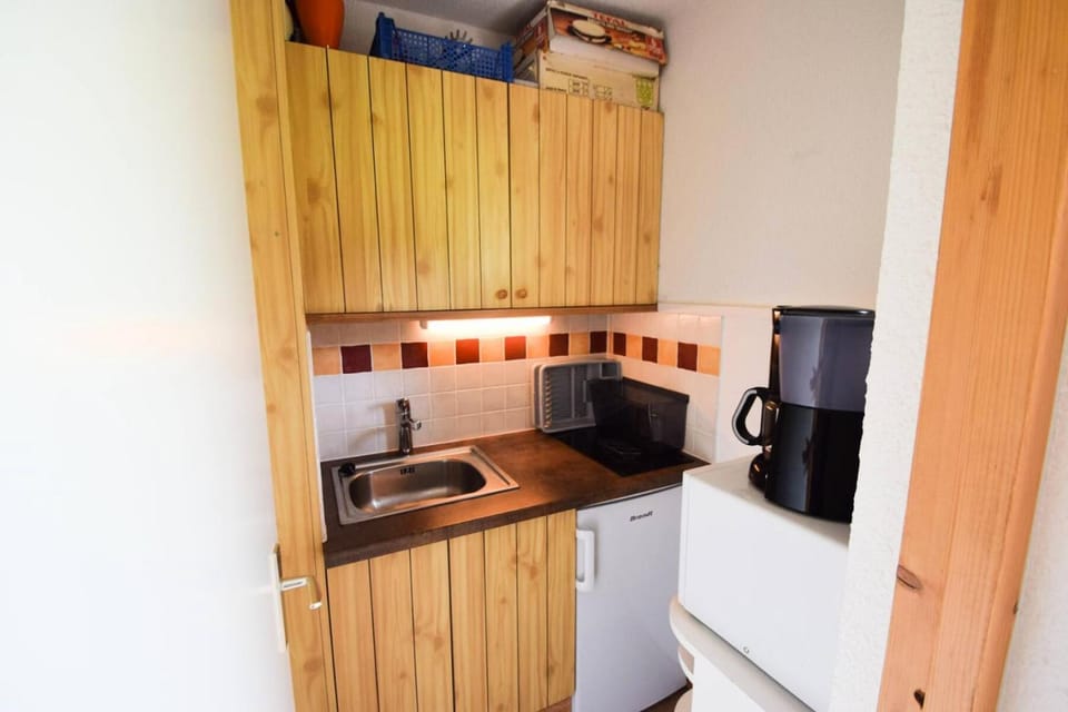 oven, kitchen
