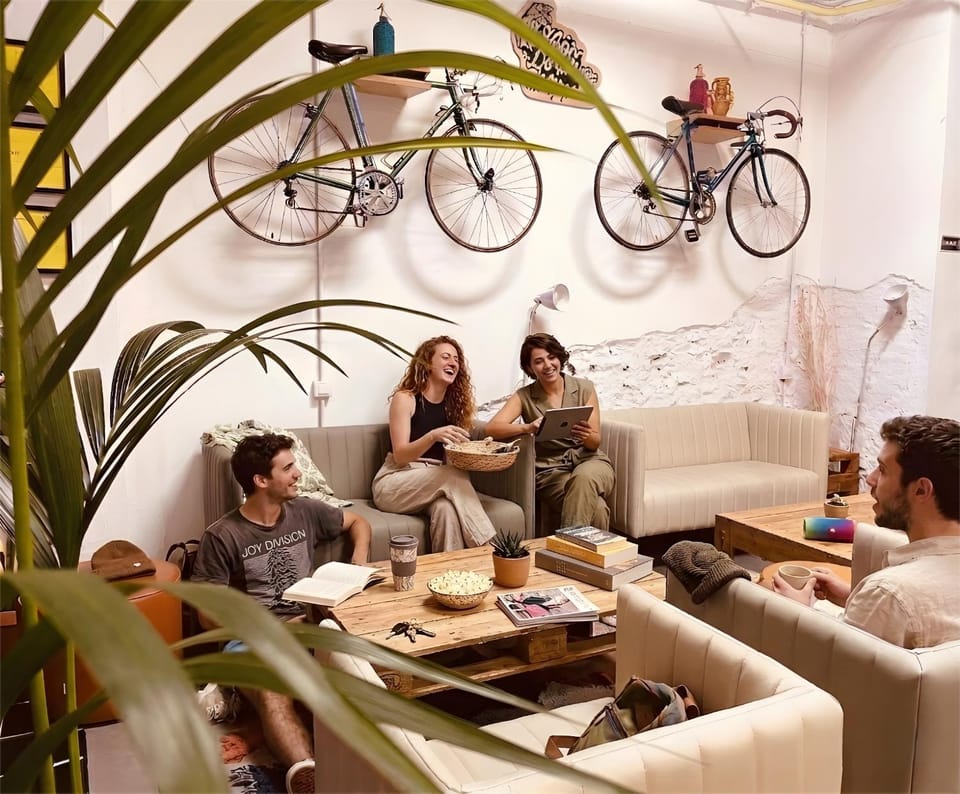 Communal lounge/ TV room