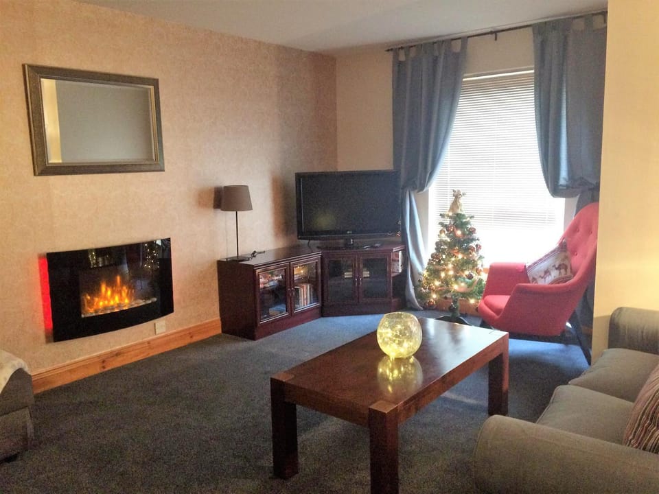 Living room, Decorative detail, Seating area