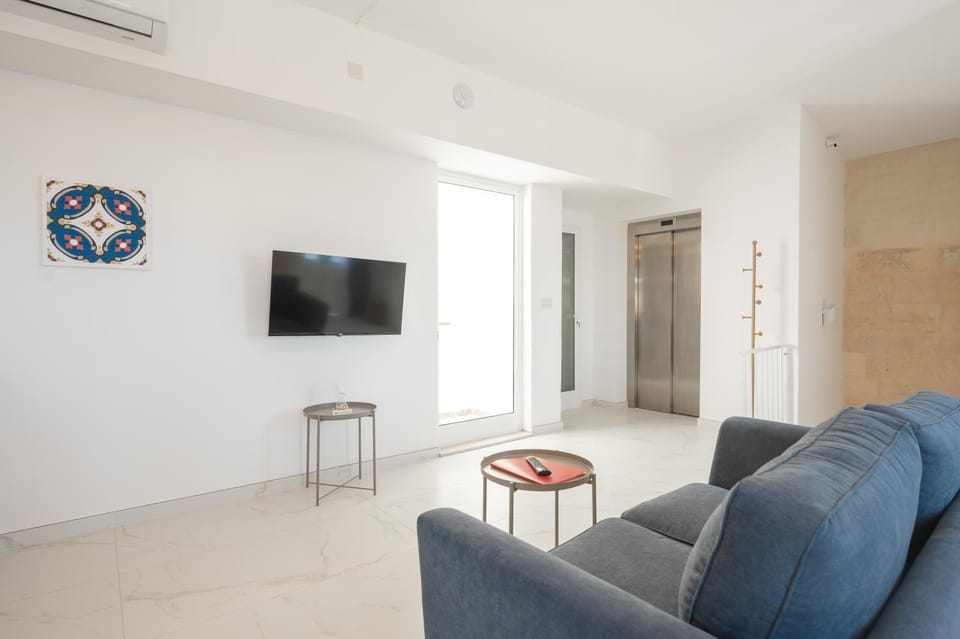 TV and multimedia, Living room, acessibility