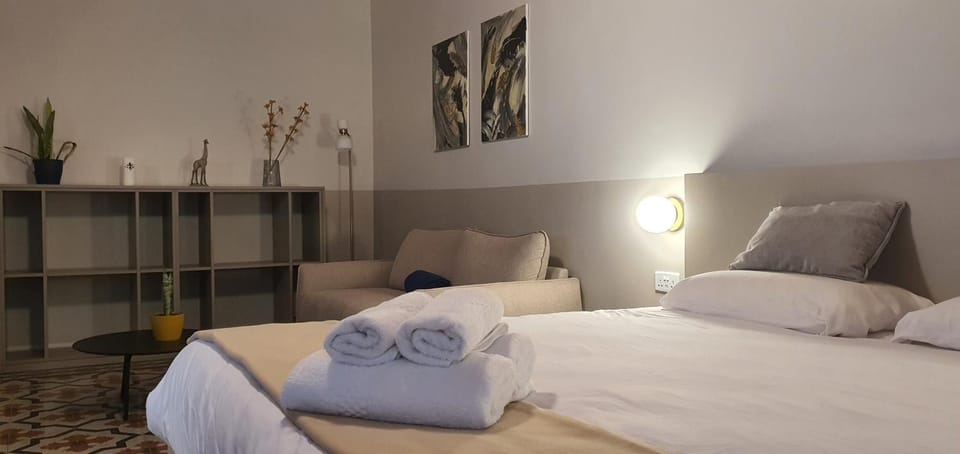 Seating area, Bedroom