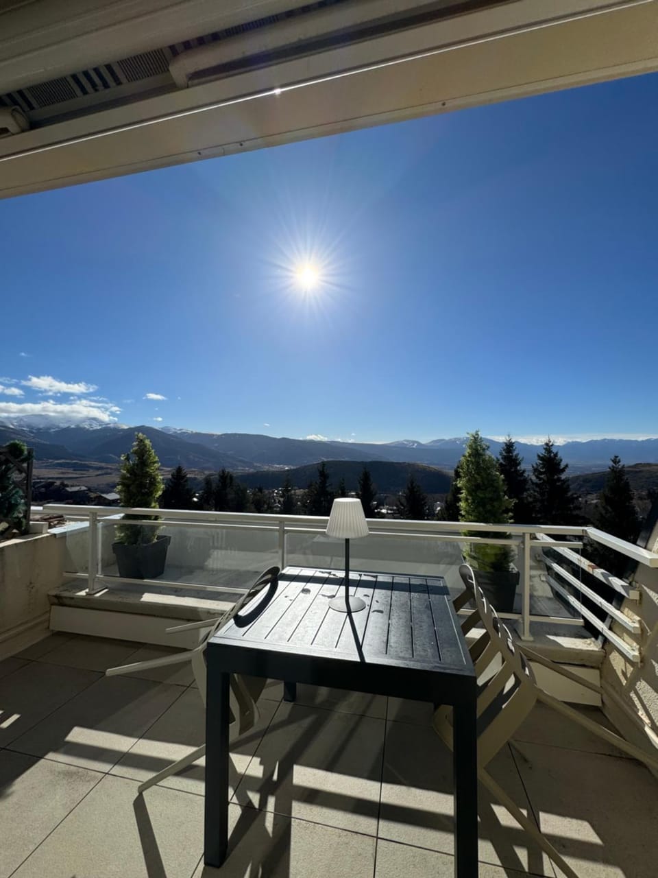 Balcony/Terrace, Mountain view