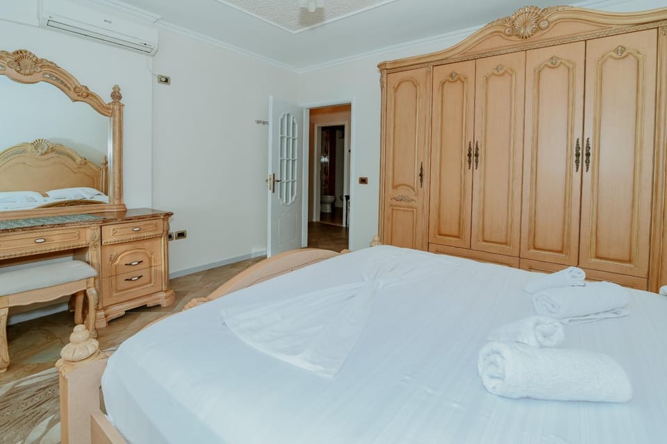 Tirana Panoramic City Center Apartment in Tirana