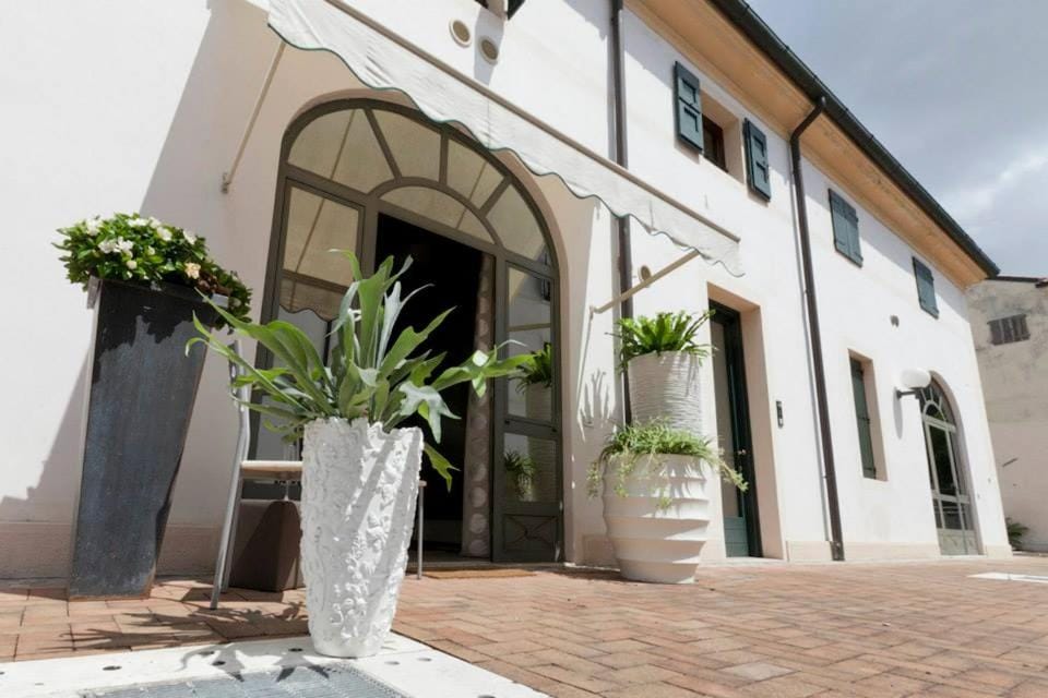 Property building, Facade/entrance