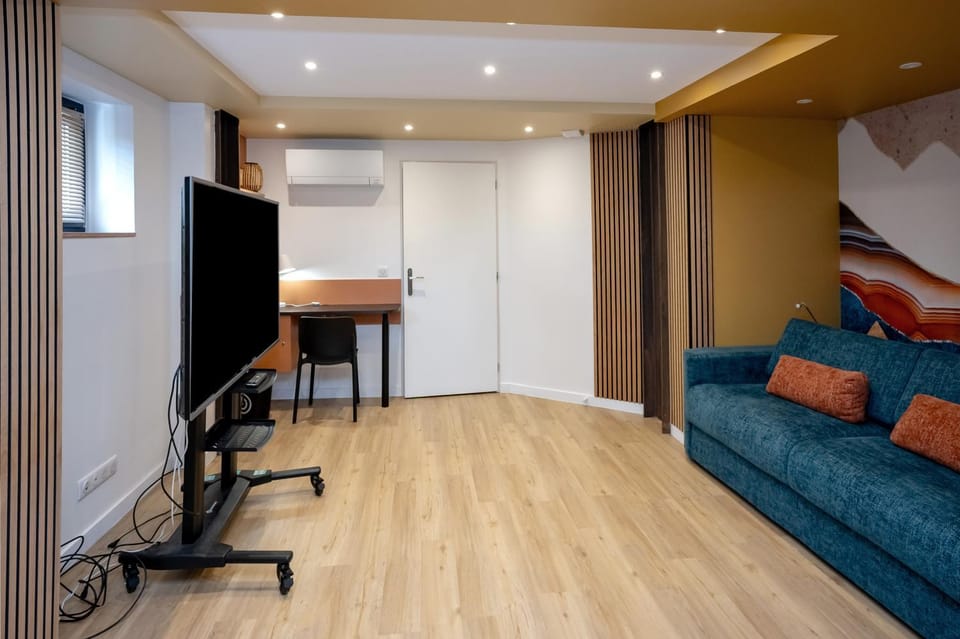 Property building, Living room
