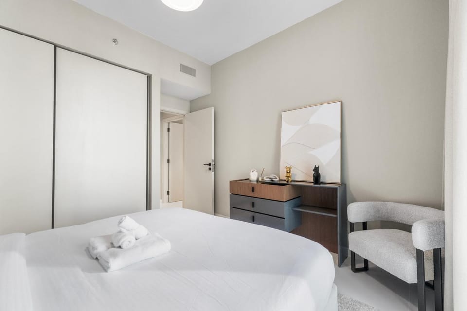 Bed, Photo of the whole room, Bedroom, towels, wardrobe