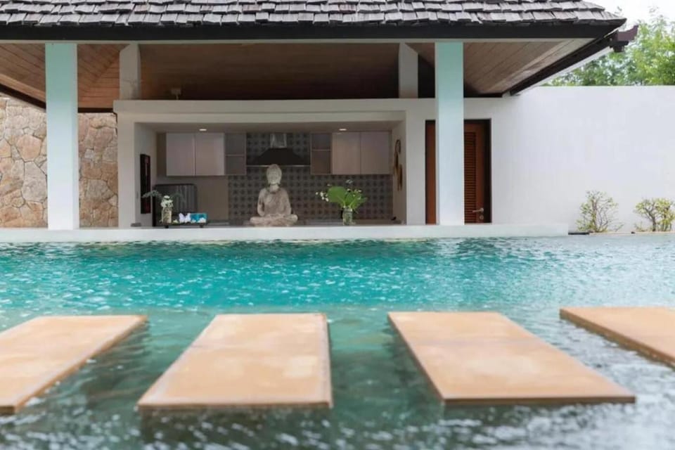 Swimming pool, kitchen