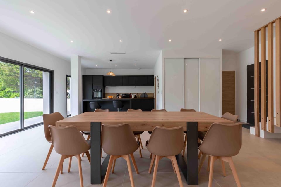 Living room, Dining area