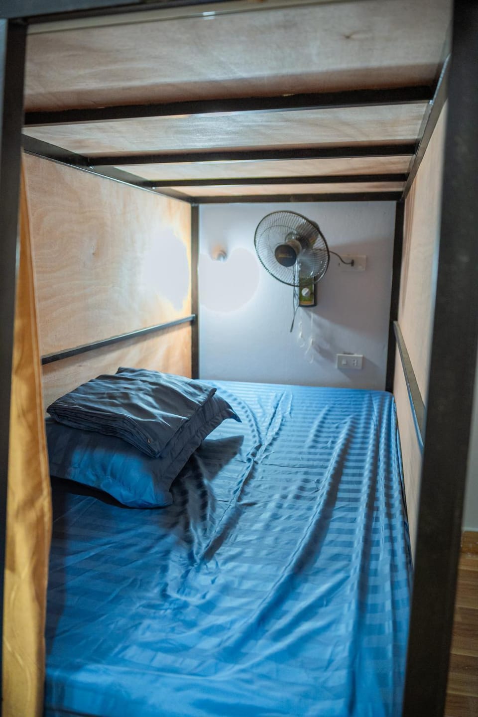 Bed, bunk bed
