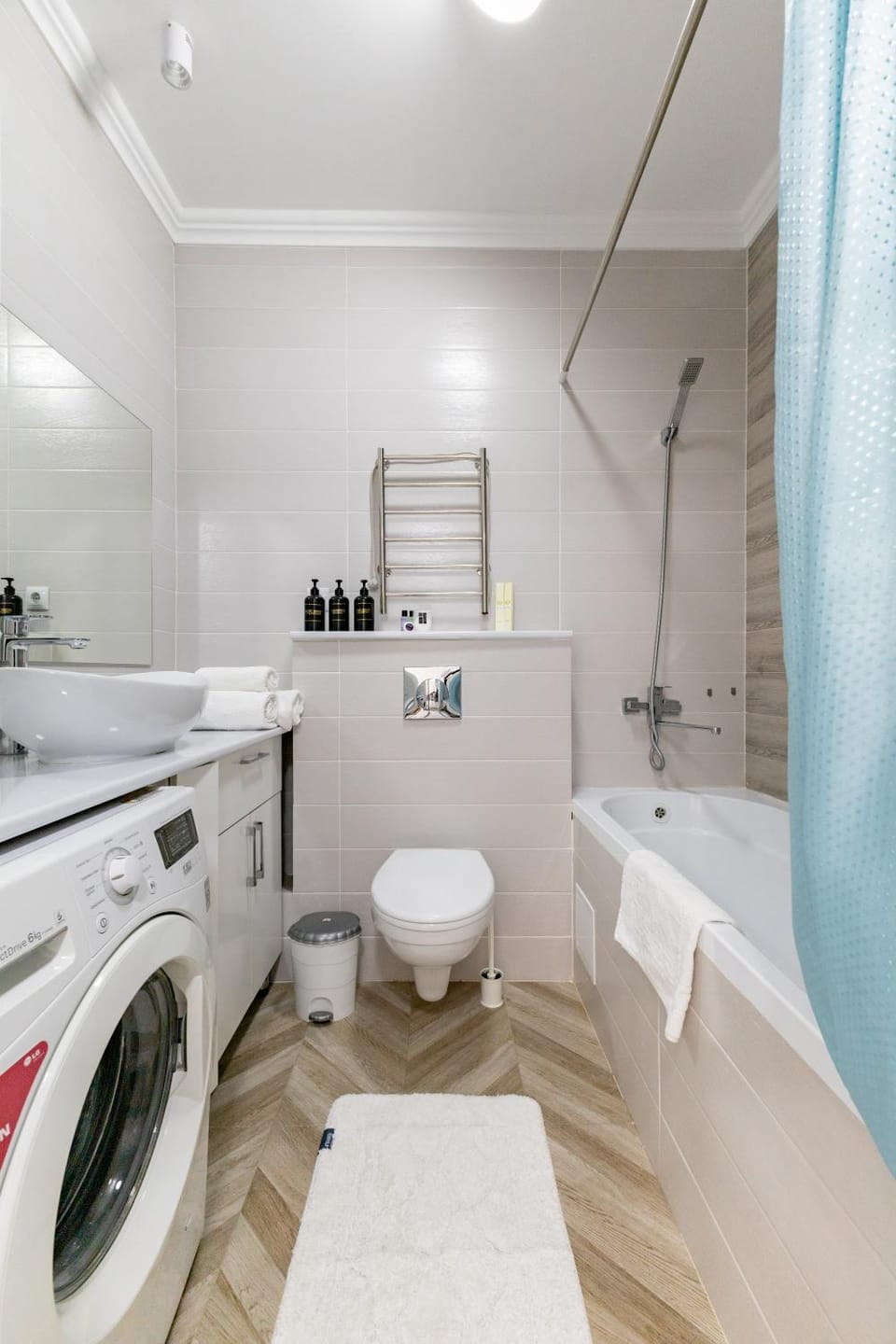 Bathroom, Bath, towels, washing machine