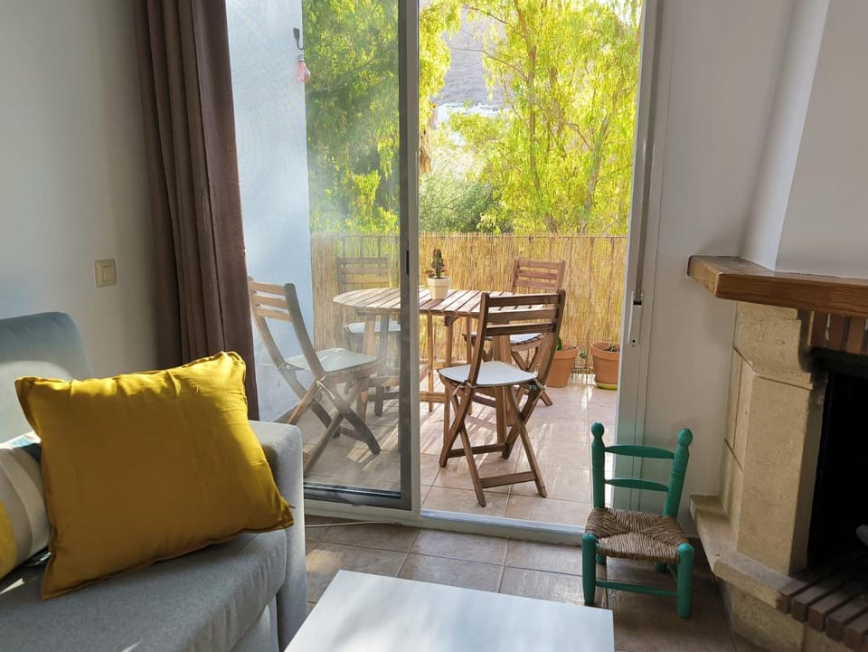 Day, Balcony/Terrace, Garden view