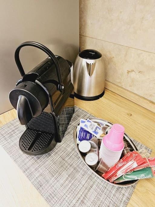 Coffee/tea facilities, Kitchen or kitchenette