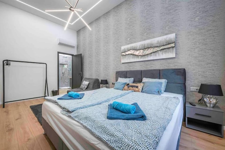 Exclusive Downtown Apartment with AC Apartment in Budapest