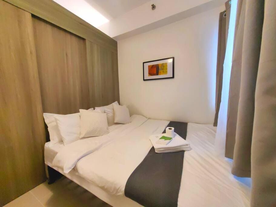 1BR Condotel with Balcony at FAME Residences #FM53 Apartment in Mandaluyong