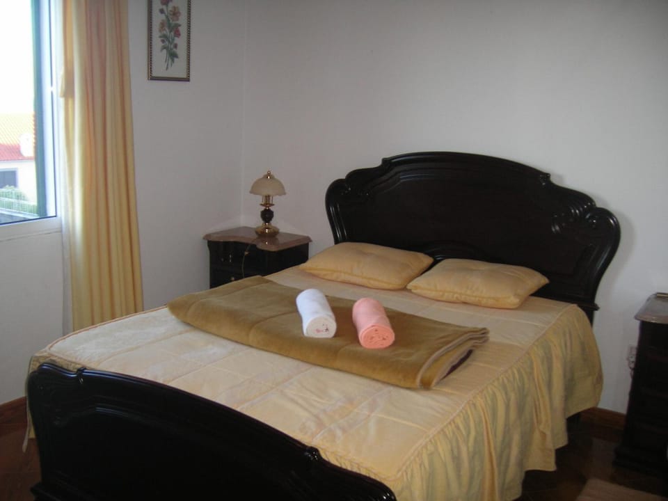 Residencia ANA Piso Um 1 Bed and Breakfast in Madeira District