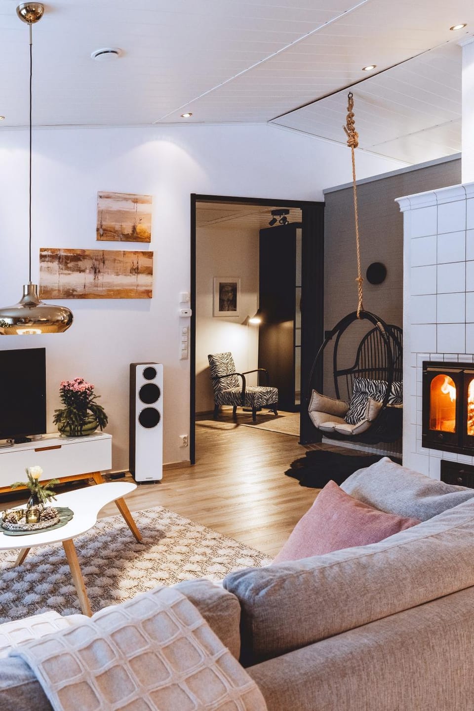 Communal lounge/ TV room, Living room, Seating area