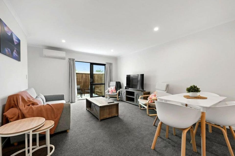 Frankton Townhouse Retreat - Central House in Hamilton