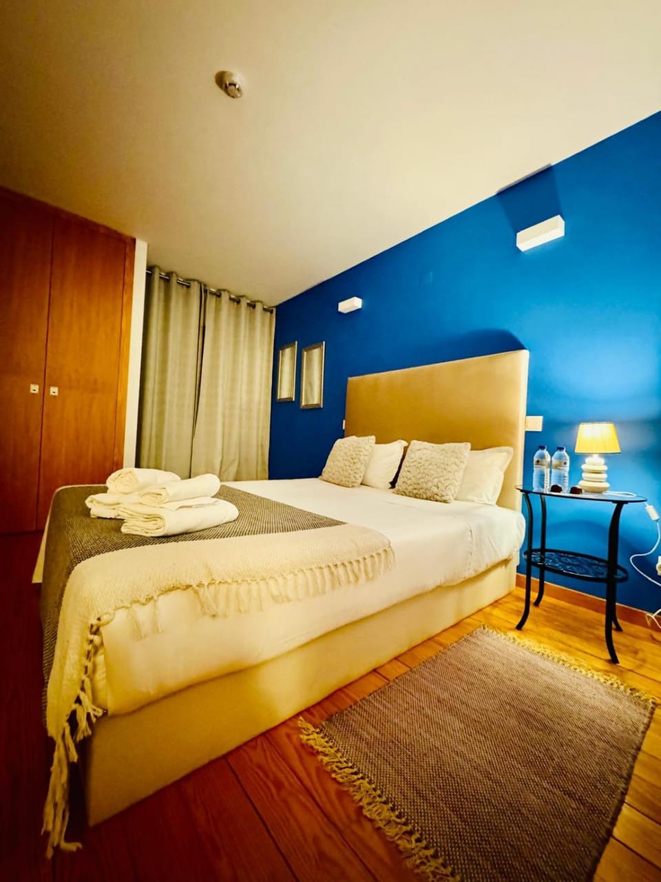 Bed, View (from property/room), Photo of the whole room, Bedroom