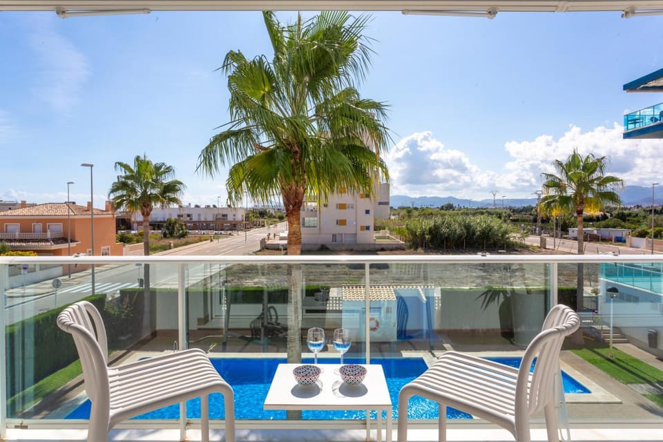 Day, View (from property/room), Balcony/Terrace, Pool view, Swimming pool