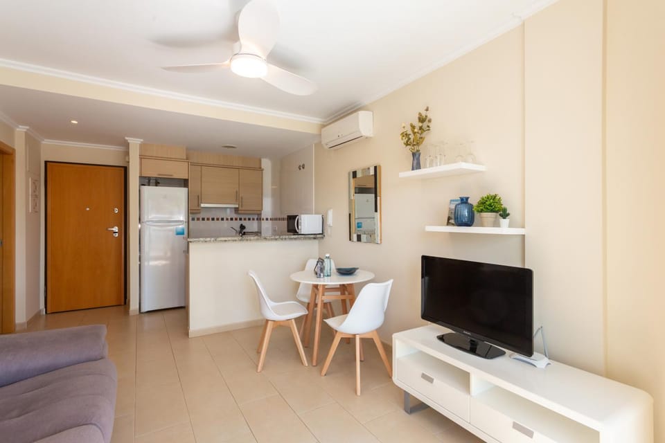 Kitchen or kitchenette, Living room, Dining area
