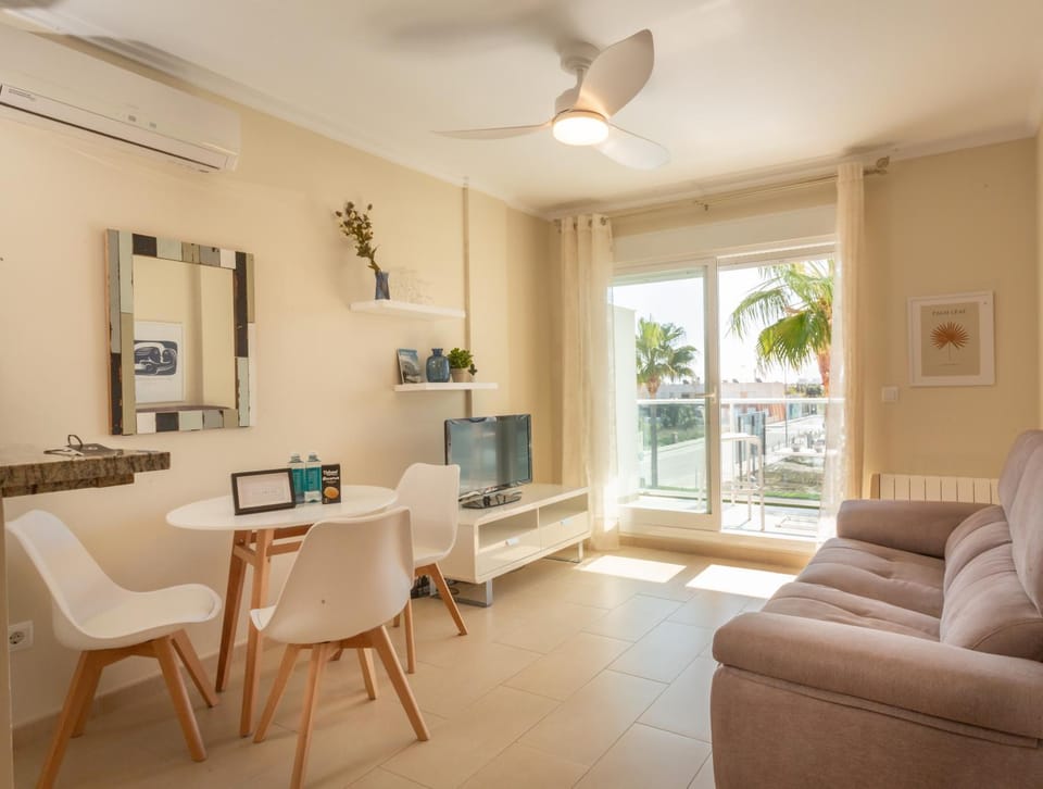 TV and multimedia, Living room, Dining area