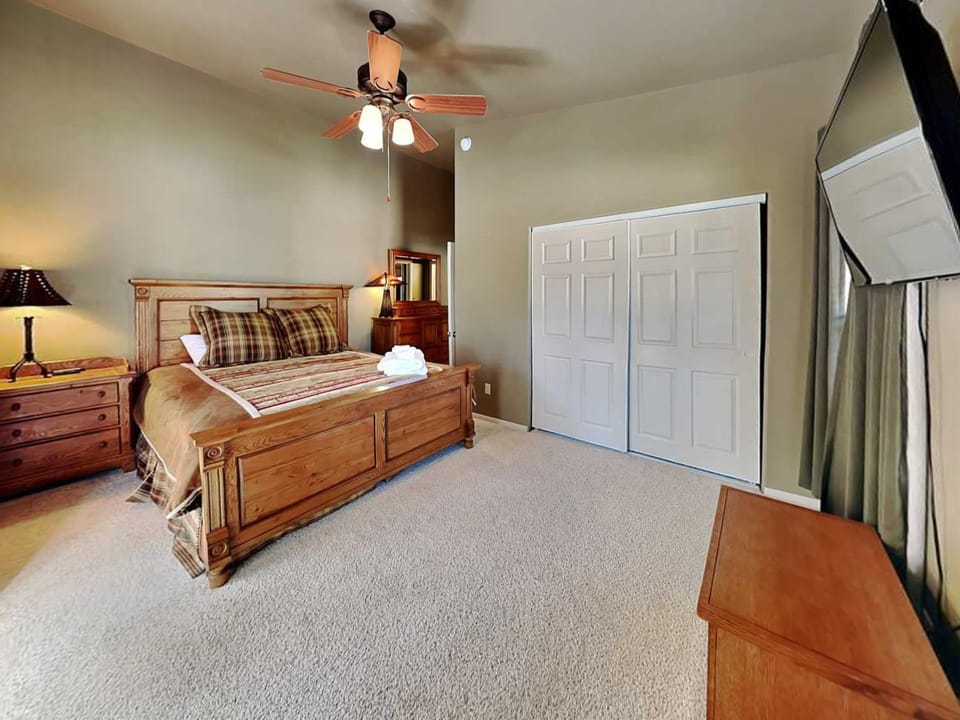 Bed, Bedroom, furniture, towels, wardrobe
