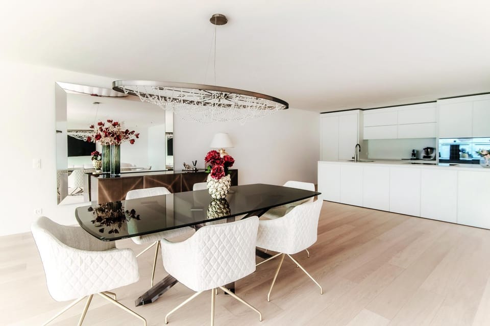 Seating area, Dining area