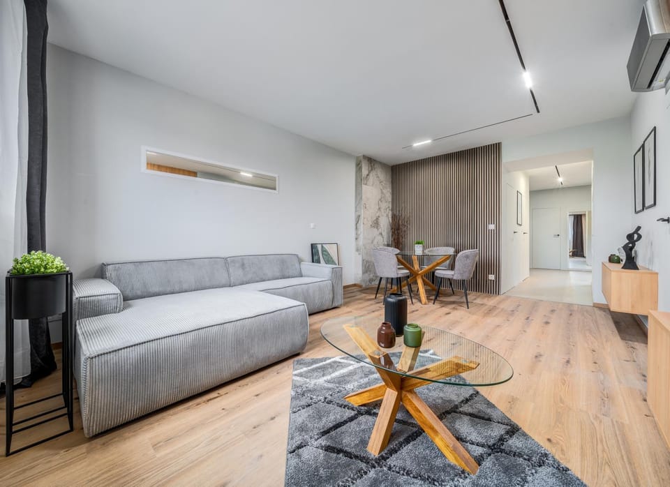 Living room, Photo of the whole room