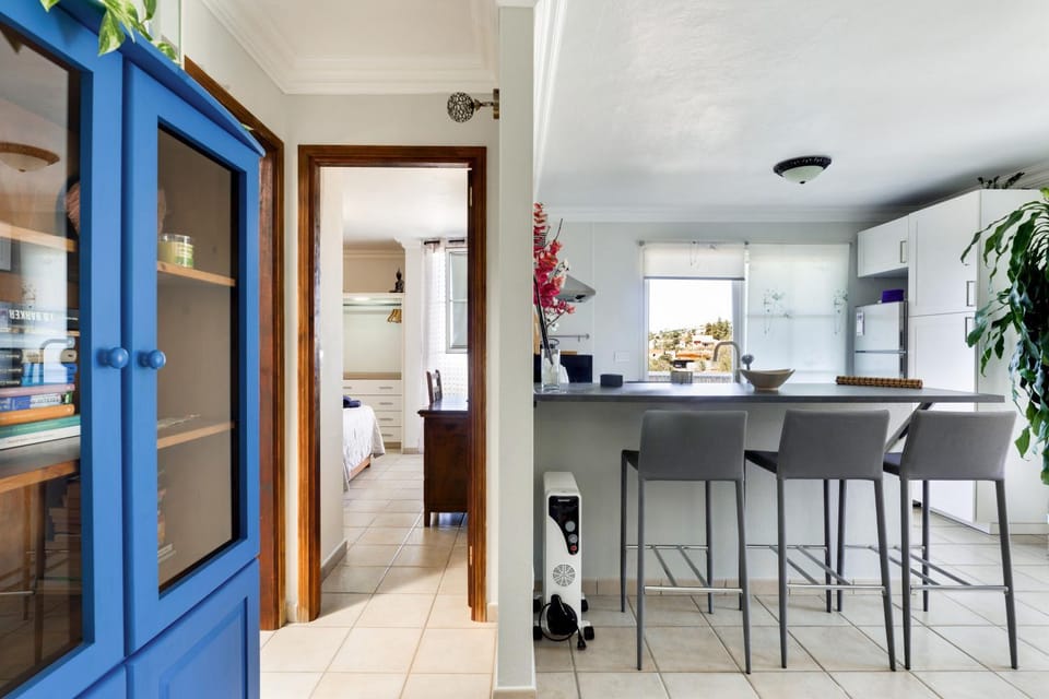 Property building, Kitchen or kitchenette, Living room