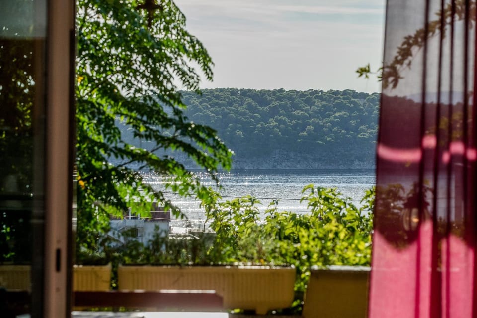 Apartment Marisol Barbat Apartment in Lika-Senj County