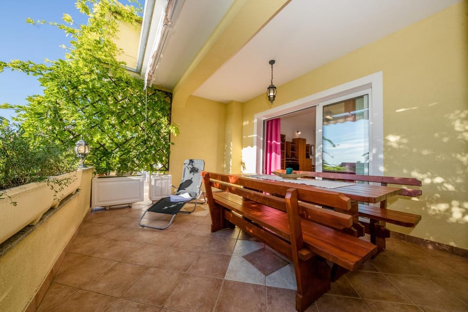 Apartment Marisol Barbat Apartment in Lika-Senj County