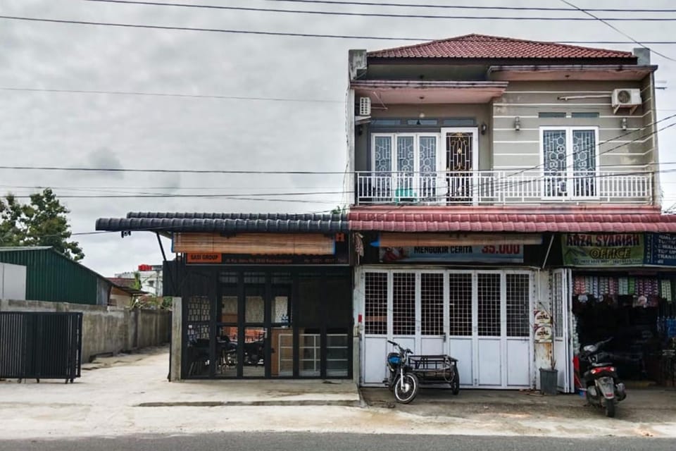 Facade/entrance